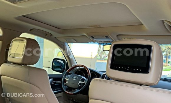 Ra Imported Toyota Land Cruiser funfun Ọkọ̀ in Import - Dubai ni Ashanti Ra Imported Toyota Land Cruiser funfun Ọkọ̀ in Import - Dubai ni Ashanti