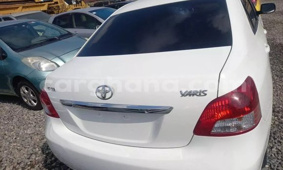 Sayi Na hannu Toyota Yaris White Mota in Accra a Greater Accra Sayi Na hannu Toyota Yaris White Mota in Accra a Greater Accra