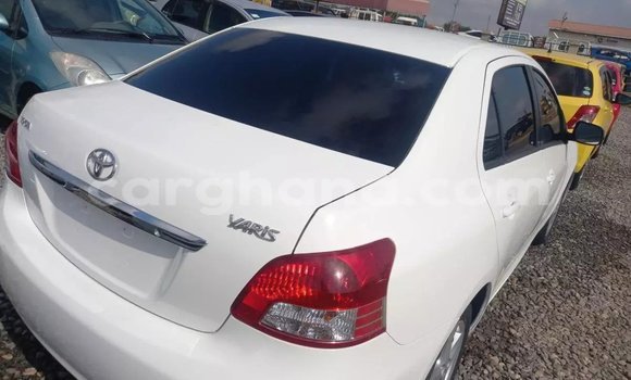 Sayi Na hannu Toyota Yaris White Mota in Accra a Greater Accra Sayi Na hannu Toyota Yaris White Mota in Accra a Greater Accra