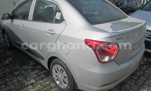 Buy Used Hyundai i10 Beige Car in Sekondi–Takoradi Metropolitan in Western