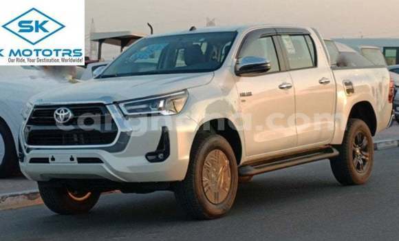 Ra Imported Toyota Hilux funfun Ọkọ̀ in Import - Dubai ni Ashanti