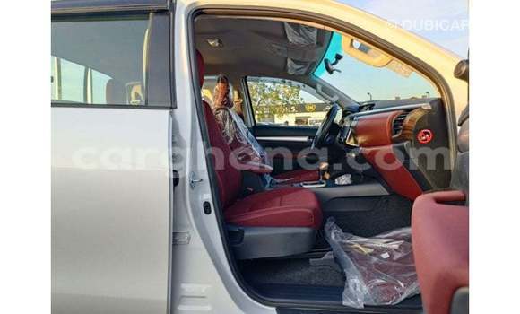 Ra Imported Toyota Hilux funfun Ọkọ̀ in Import - Dubai ni Ashanti Ra Imported Toyota Hilux funfun Ọkọ̀ in Import - Dubai ni Ashanti