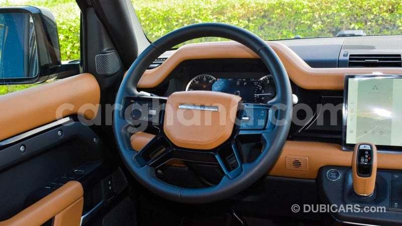 Big with watermark land rover discovery ashanti import dubai 54367