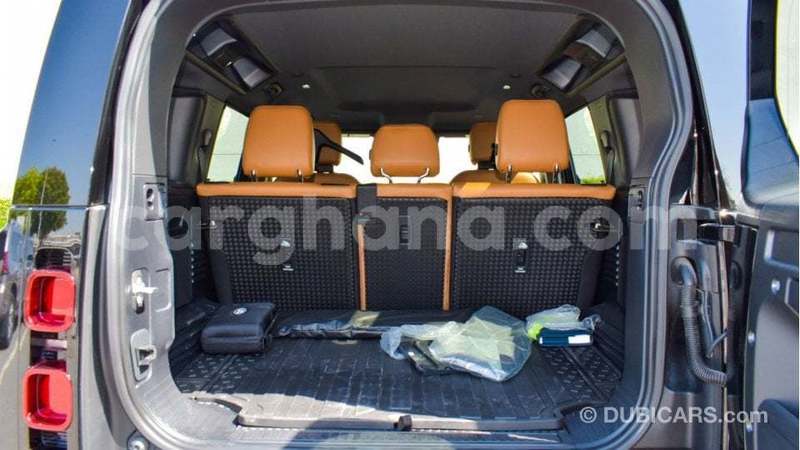 Big with watermark land rover discovery ashanti import dubai 54367