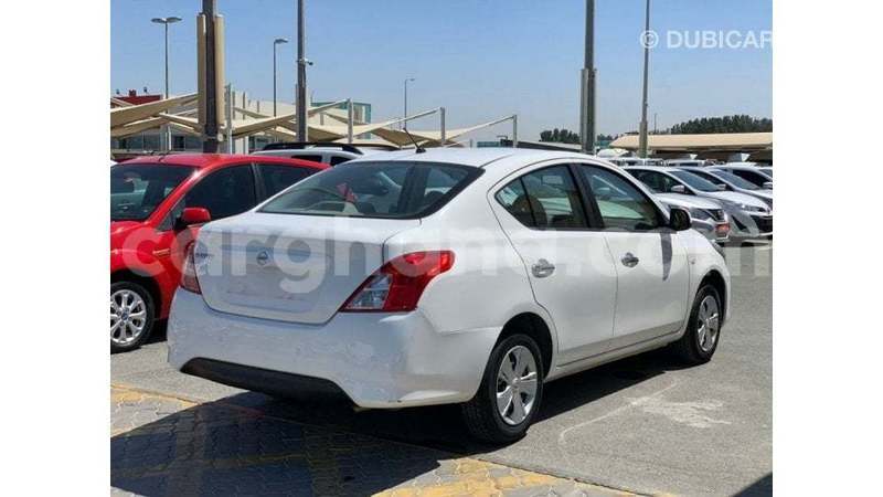 Big with watermark nissan sunny ashanti import dubai 54382