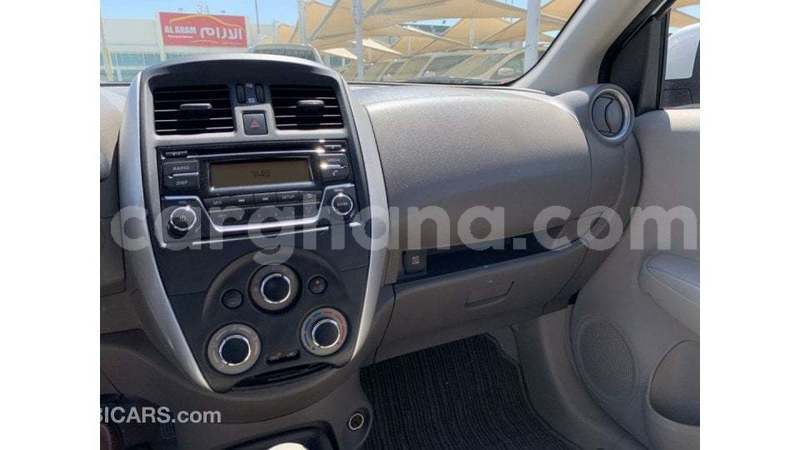 Big with watermark nissan sunny ashanti import dubai 54382