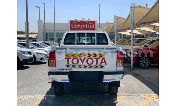 Ra Imported Toyota Hilux funfun Ọkọ̀ in Import - Dubai ni Ashanti Ra Imported Toyota Hilux funfun Ọkọ̀ in Import - Dubai ni Ashanti