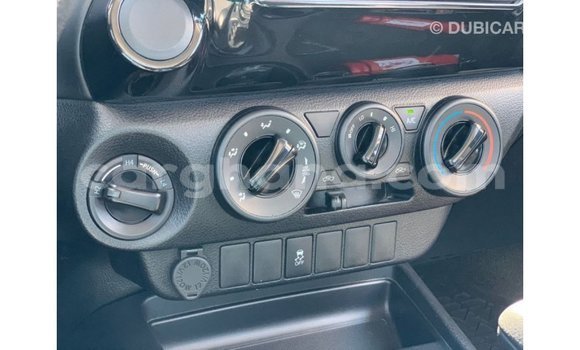 Ra Imported Toyota Hilux funfun Ọkọ̀ in Import - Dubai ni Ashanti Ra Imported Toyota Hilux funfun Ọkọ̀ in Import - Dubai ni Ashanti