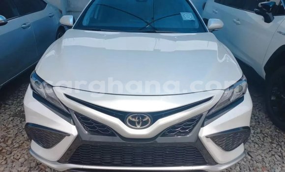 Buy Used Toyota Camry White Car in Accra in Greater Accra