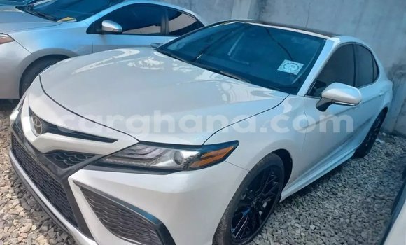 Sayi Na hannu Toyota Camry White Mota in Accra a Greater Accra Sayi Na hannu Toyota Camry White Mota in Accra a Greater Accra