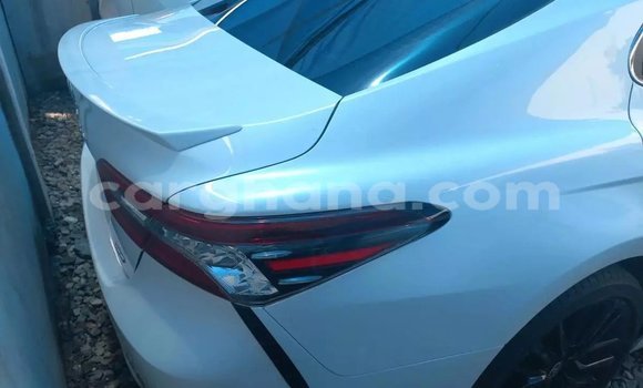 Sayi Na hannu Toyota Camry White Mota in Accra a Greater Accra Sayi Na hannu Toyota Camry White Mota in Accra a Greater Accra