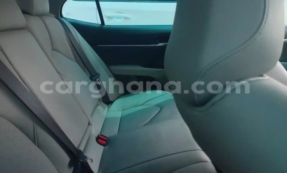 Sayi Na hannu Toyota Camry White Mota in Accra a Greater Accra Sayi Na hannu Toyota Camry White Mota in Accra a Greater Accra