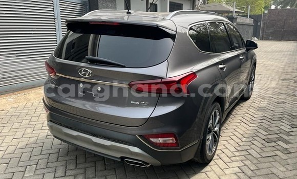 Buy Used Hyundai Santa Fe Beige Car in Sekondi–Takoradi Metropolitan in Western Buy Used Hyundai Santa Fe Beige Car in Sekondi–Takoradi Metropolitan in Western