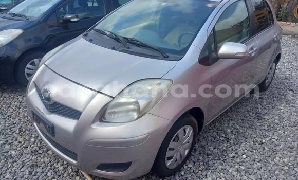 Sayi Na hannu Toyota Vitz Azurfa Mota in Accra a Greater Accra Sayi Na hannu Toyota Vitz Azurfa Mota in Accra a Greater Accra