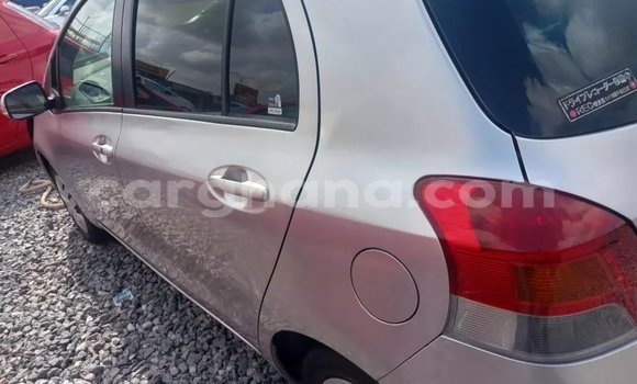 Sayi Na hannu Toyota Vitz Azurfa Mota in Accra a Greater Accra Sayi Na hannu Toyota Vitz Azurfa Mota in Accra a Greater Accra