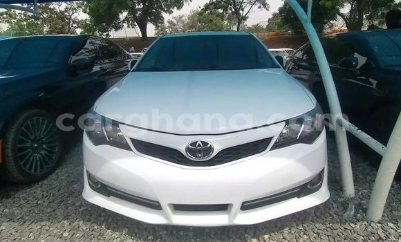 Buy Used Toyota Camry White Car in Accra in Greater Accra