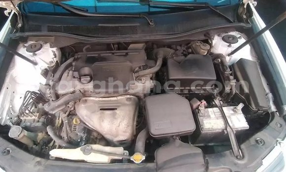 Sayi Na hannu Toyota Camry White Mota in Accra a Greater Accra Sayi Na hannu Toyota Camry White Mota in Accra a Greater Accra