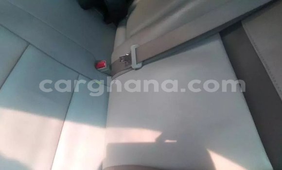 Sayi Na hannu Toyota Camry White Mota in Accra a Greater Accra Sayi Na hannu Toyota Camry White Mota in Accra a Greater Accra