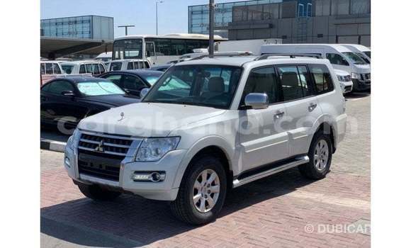 Sayi Imported Mitsubishi Pajero White Mota in Import - Dubai a Ashanti Sayi Imported Mitsubishi Pajero White Mota in Import - Dubai a Ashanti