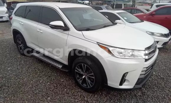 Buy Used Toyota Highlander White Car in Accra in Greater Accra Buy Used Toyota Highlander White Car in Accra in Greater Accra