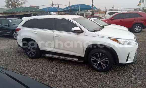 Buy Used Toyota Highlander White Car in Accra in Greater Accra Buy Used Toyota Highlander White Car in Accra in Greater Accra