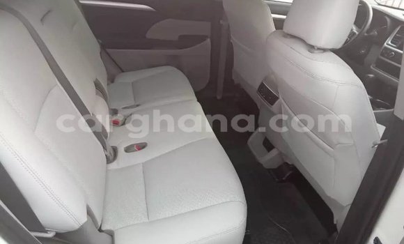 Buy Used Toyota Highlander White Car in Accra in Greater Accra Buy Used Toyota Highlander White Car in Accra in Greater Accra