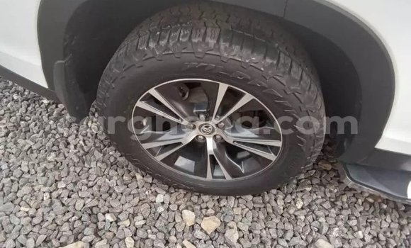 Buy Used Toyota Highlander White Car in Accra in Greater Accra Buy Used Toyota Highlander White Car in Accra in Greater Accra