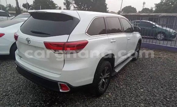 Buy Used Toyota Highlander White Car in Accra in Greater Accra Buy Used Toyota Highlander White Car in Accra in Greater Accra