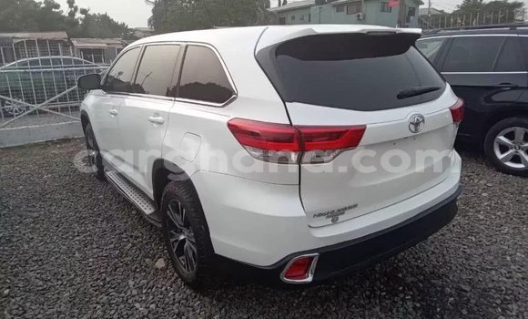 Buy Used Toyota Highlander White Car in Accra in Greater Accra Buy Used Toyota Highlander White Car in Accra in Greater Accra