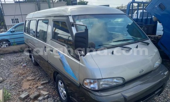 Buy Used Toyota Hiace Silver Car in Accra in Greater Accra